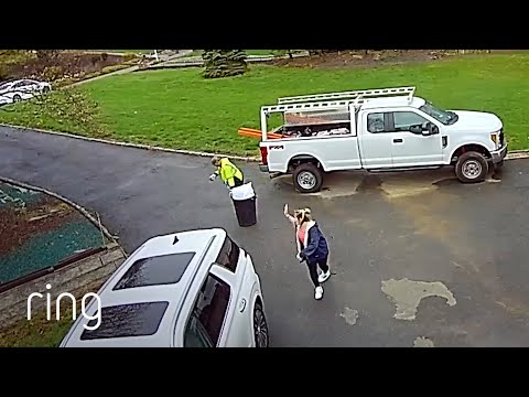 Kind Sanitation Worker Helps Woman Carry Her Trash From Steep Driveway | RingTV