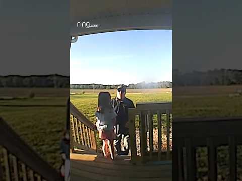 This dad was heading to work when his daughter ran down for a hug ❤️
