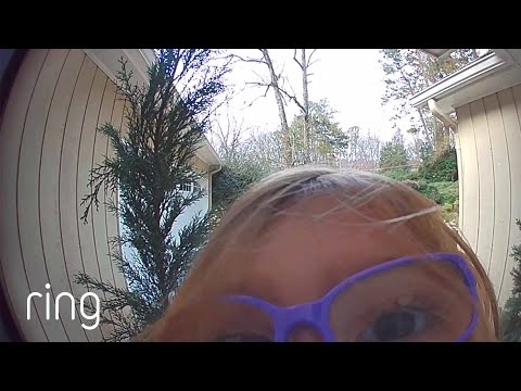 Adorable Girls Brought Over Cookies and Pickles to Welcome New Neighbors | RingTV