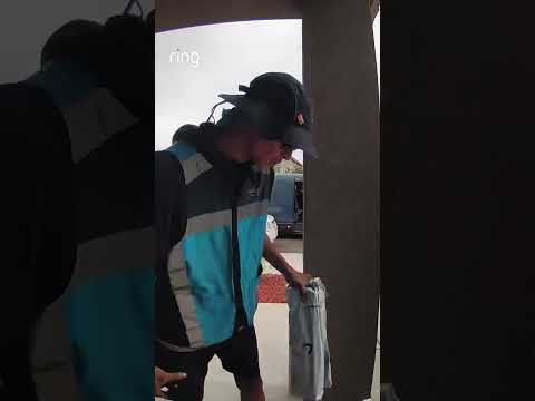 When your routine @Amazon delivery becomes a heartwarming Ring camera moment 💙