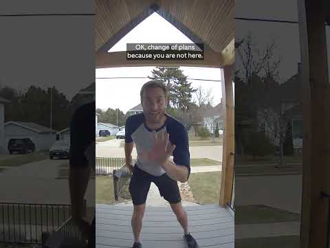 The ultimate Christmas surprise! Dakota flew from California to surprise his sister in Wisconsin 💙