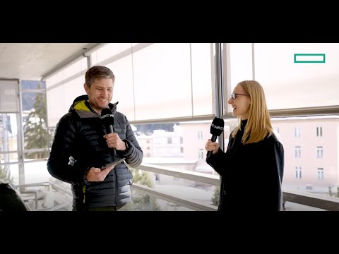 How does a quantum computer work?