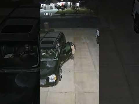 A stranger entered this vehicle, but they were sent running after hearing the Ring siren 🚨